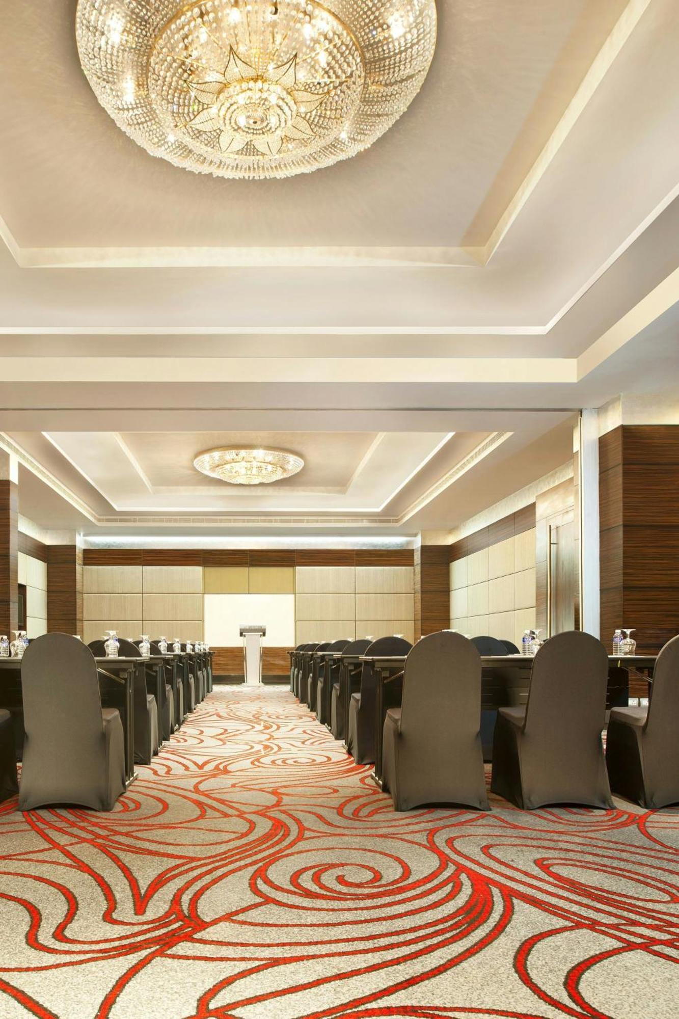 Le Meridien Коимбаторе Екстериор снимка