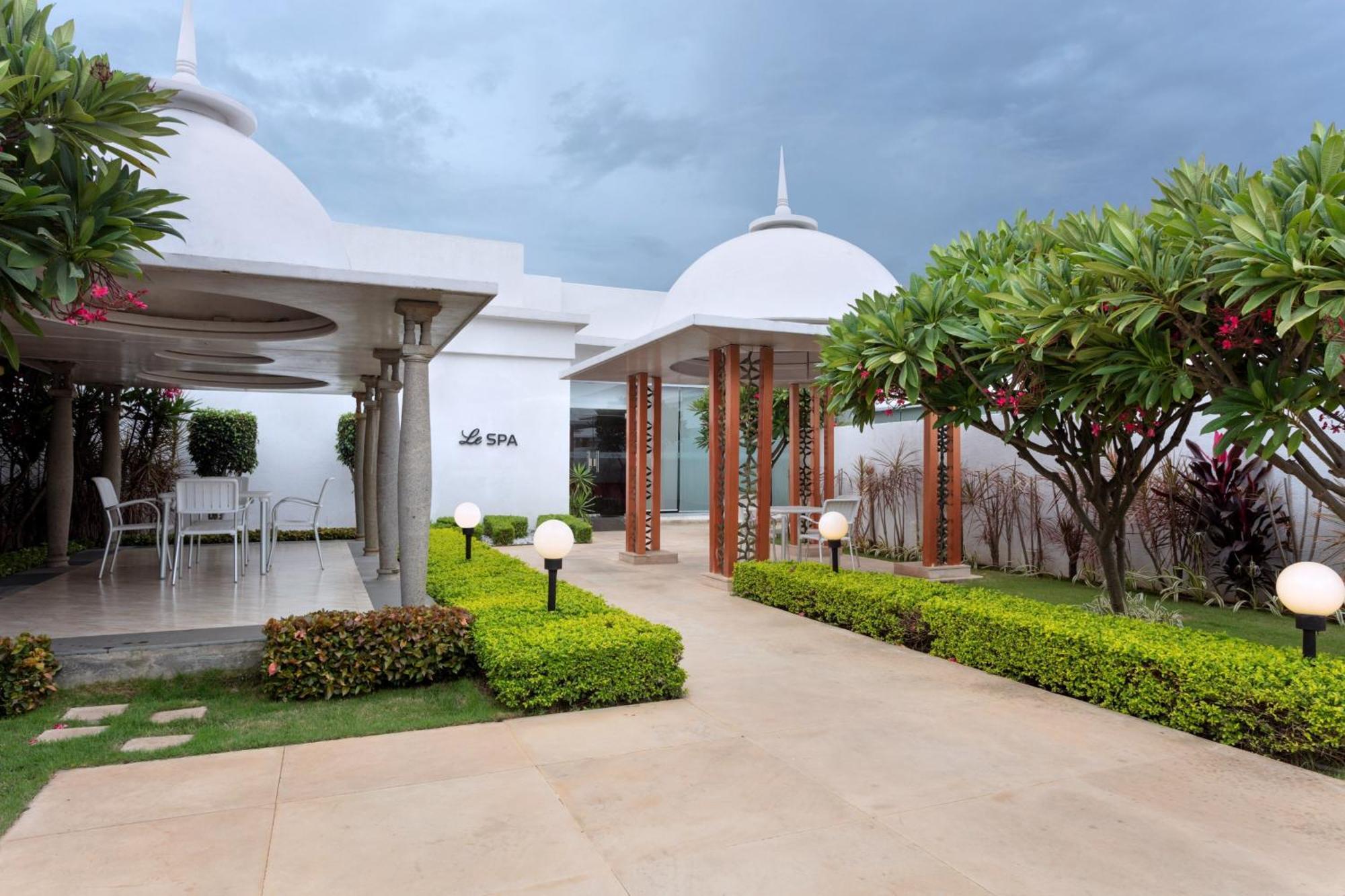 Le Meridien Коимбаторе Екстериор снимка